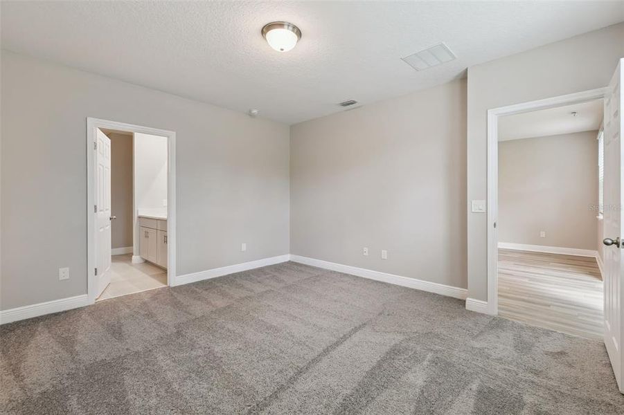 Spacious, unfurnished interior of a new home in , Daytona Beach (Image 38).