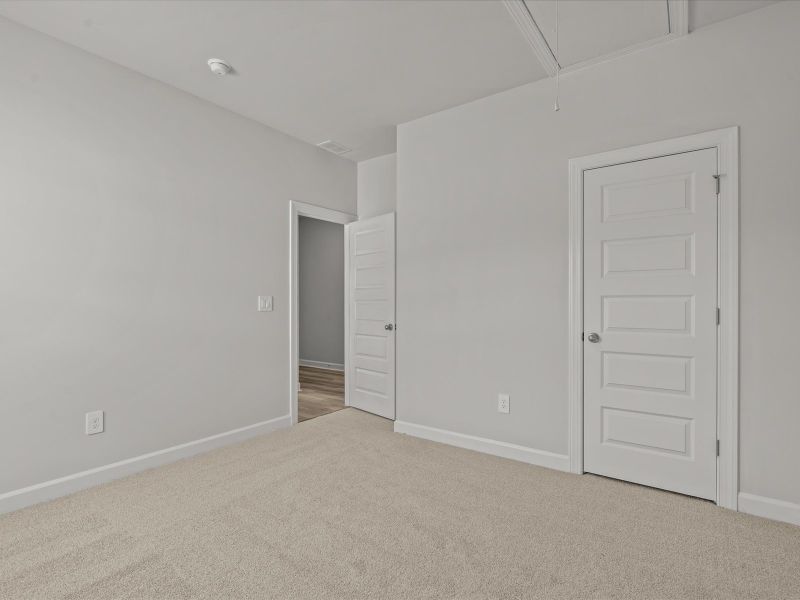 Spacious, unfurnished interior of a new home in Vickery Station, Woodruff (Image 18).