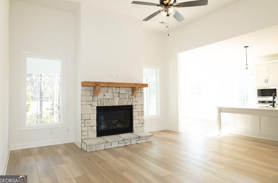 Spacious, unfurnished interior of a new home in Twelve Parks, Sharpsburg (Image 18).