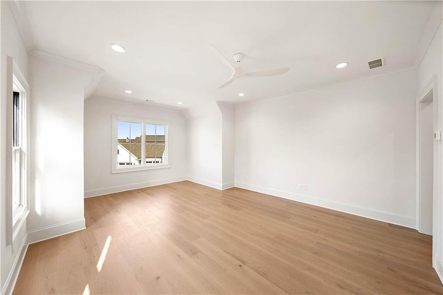 Spacious, unfurnished interior of a new home in , Alpharetta (Image 13).