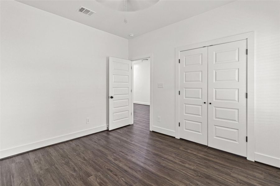 Spacious, unfurnished interior of a new home in , Houston (Image 24).