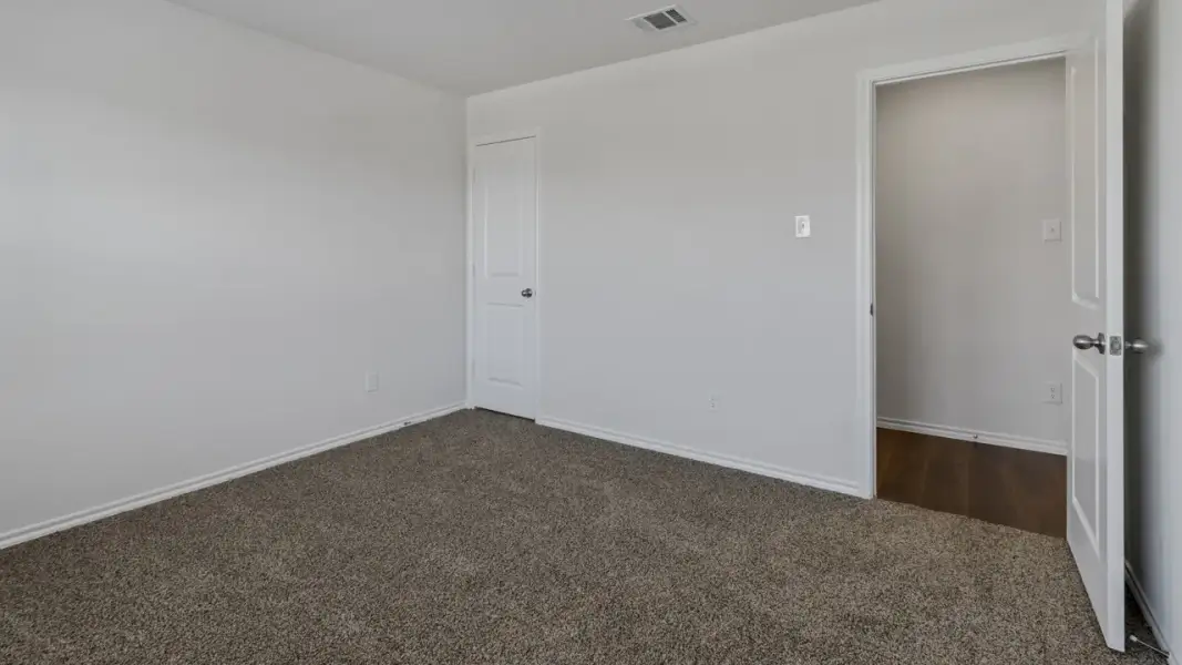 Spacious, unfurnished interior of a new home in Wildwood, Royse City (Image 14).