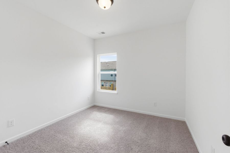 Spacious, unfurnished interior of a new home in Sweetbriar Place, Lebanon (Image 20).