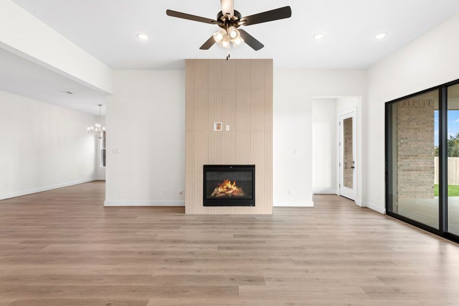 Spacious, unfurnished interior of a new home in Santa Rita Ranch, Liberty Hill (Image 24).