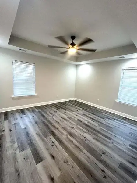 Spacious, unfurnished interior of a new home in , Walterboro (Image 7).