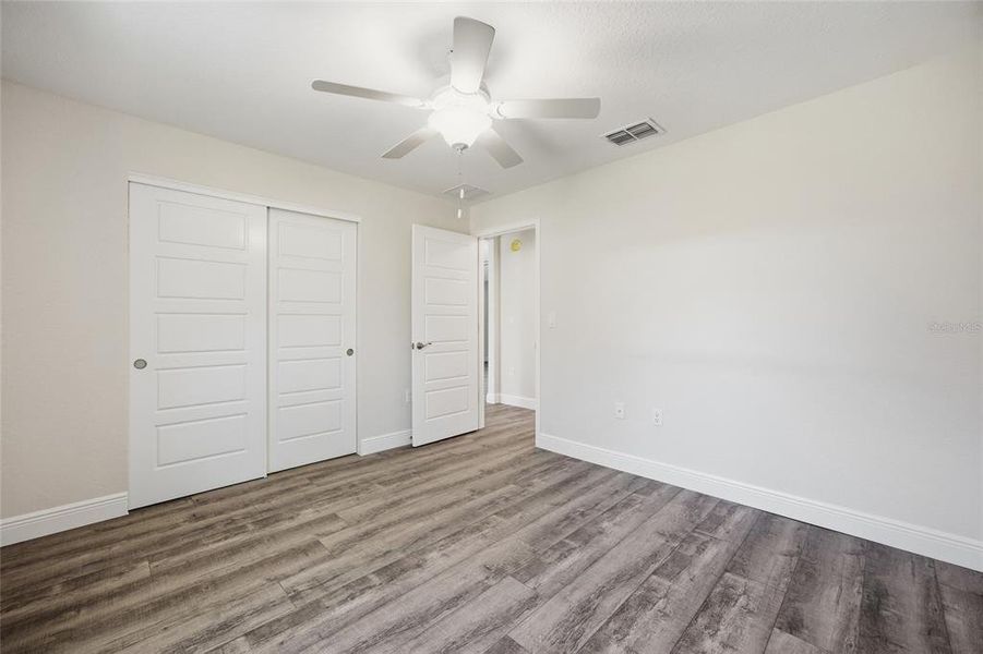 Spacious, unfurnished interior of a new home in , Ocala (Image 20).