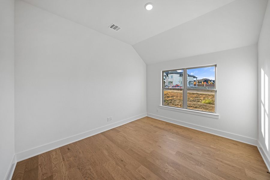 Spacious, unfurnished interior of a new home in Edgewater, Fate (Image 28).