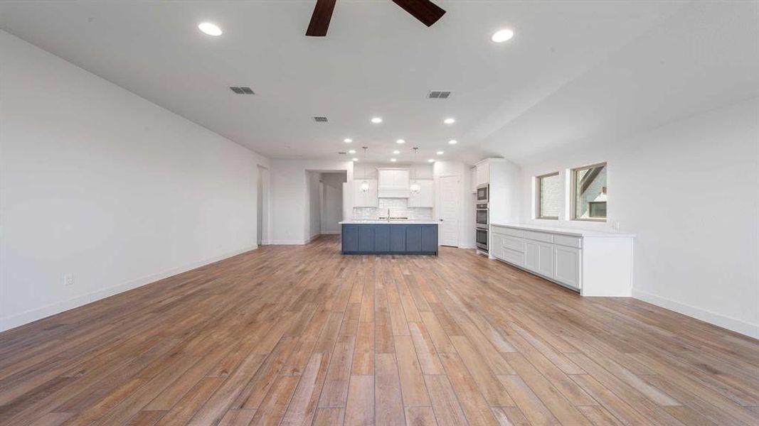 Spacious, unfurnished interior of a new home in Talon Hills 60'/70', Fort Worth (Image 16).