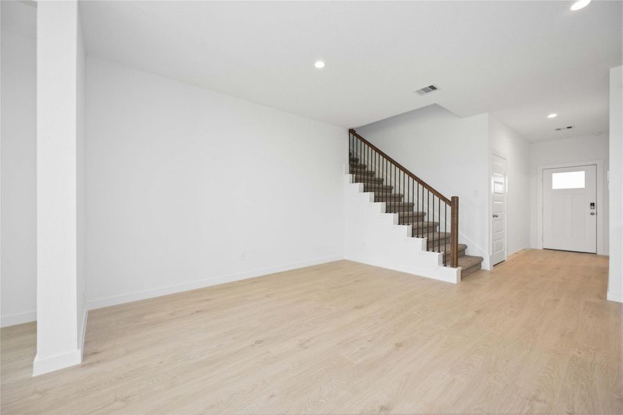 Spacious, unfurnished interior of a new home in , Fulshear (Image 17). Spacious, unfurnished interior of a new home in , Fulshear (Image 17).