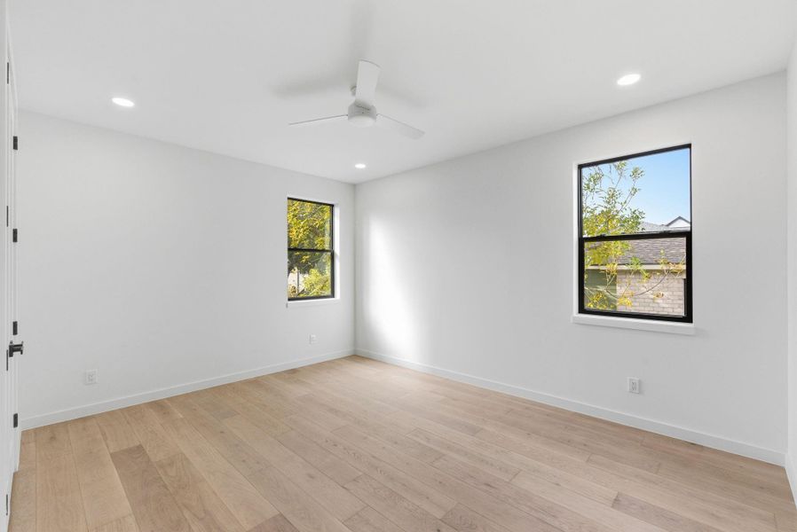 Spacious, unfurnished interior of a new home in , Houston (Image 42).