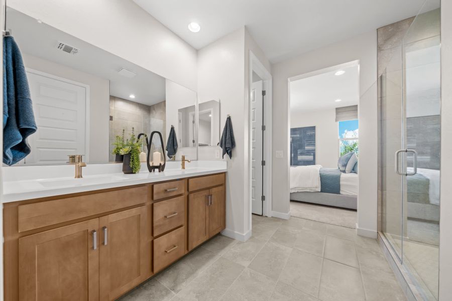 Primary Bathroom | Radiance Floorplan | Elara at Moonlight | New Homes in Maricopa, AZ by Landsea Homes Primary Bathroom | Radiance Floorplan | Elara at Moonlight | New Homes in Maricopa, AZ by Landsea Homes