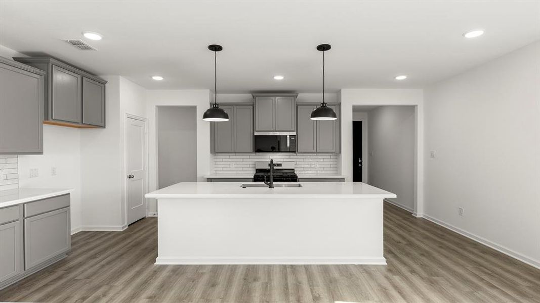 03. 2001 Bayfront - Kitchen