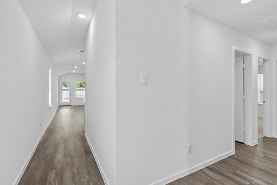 Spacious, unfurnished interior of a new home in Venetian Pines, Conroe (Image 11).