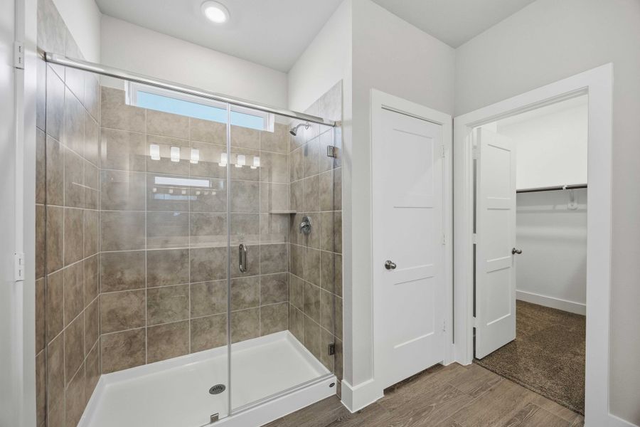 Furnished interior view inside a new home in Laurel Landing, Alvin (Image 11).