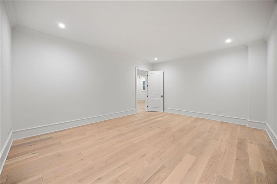 Spacious, unfurnished interior of a new home in , Atlanta (Image 21).