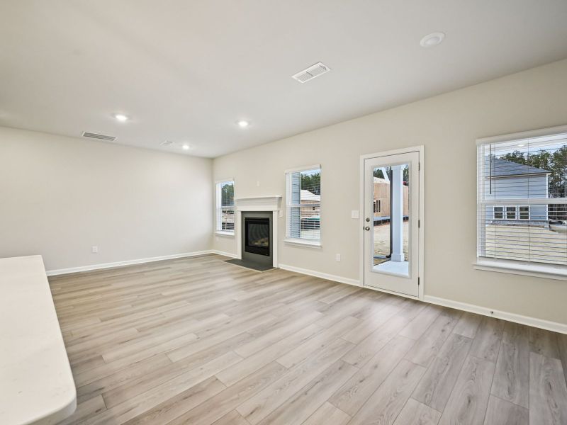 Spacious, unfurnished interior of a new home in Parkside at Grayson, Grayson (Image 11).