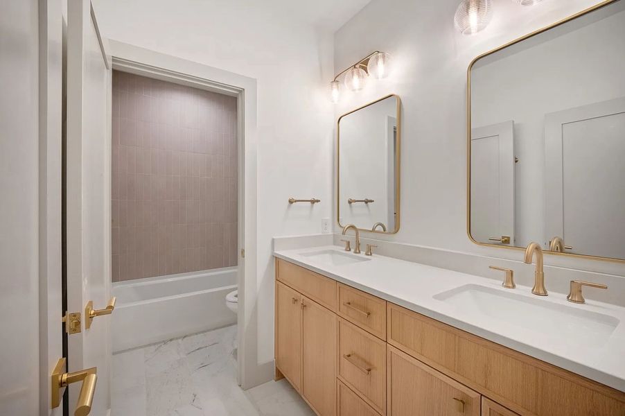 Furnished interior view inside a new home in , Dallas (Image 30).