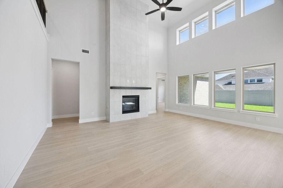 Spacious, unfurnished interior of a new home in Painted Tree Lakeside, McKinney (Image 21). Spacious, unfurnished interior of a new home in Painted Tree Lakeside, McKinney (Image 21).