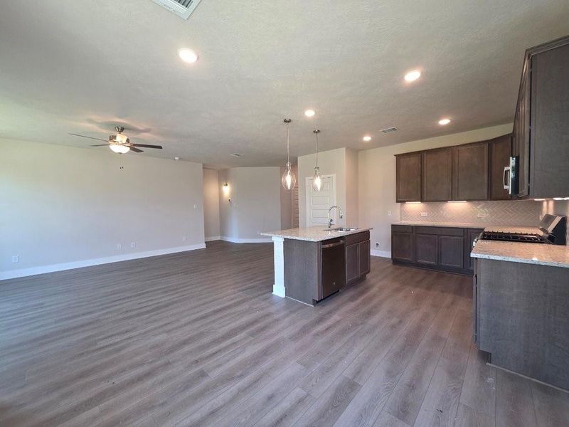 Spacious, unfurnished interior of a new home in , Brenham (Image 13).