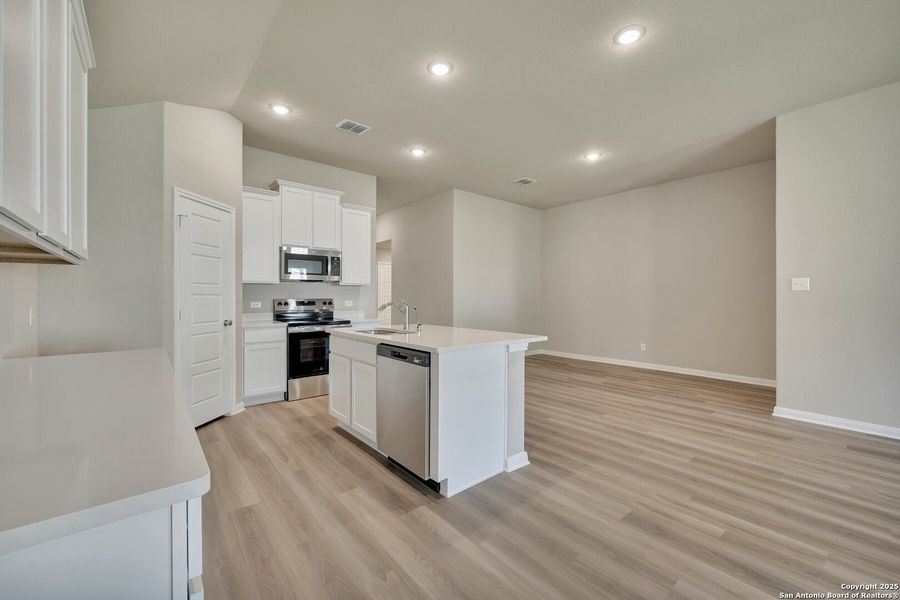 Furnished interior view inside a new home in Greenspoint Heights, Seguin (Image 7). Furnished interior view inside a new home in Greenspoint Heights, Seguin (Image 7).