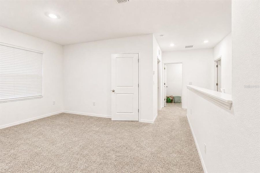 Spacious, unfurnished interior of a new home in Deerbrook, Land O' Lakes (Image 21).