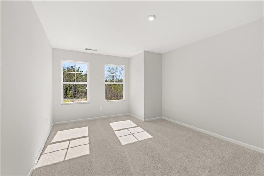 Spacious, unfurnished interior of a new home in Lake Shore, Winder (Image 10).