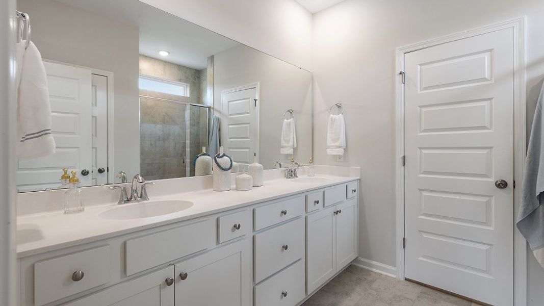 Arbor 2443 Kensington Owners Bath F1 061925