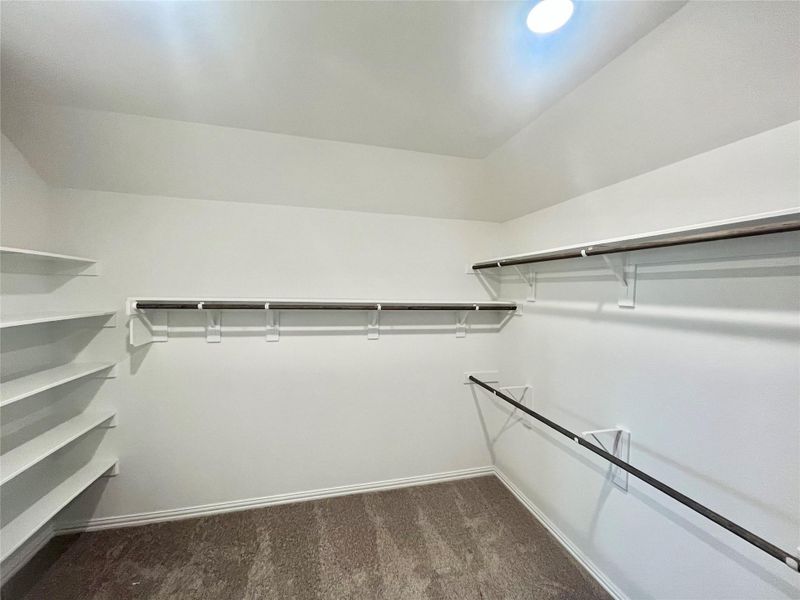Spacious, unfurnished interior of a new home in Briarwood, Elgin (Image 8).