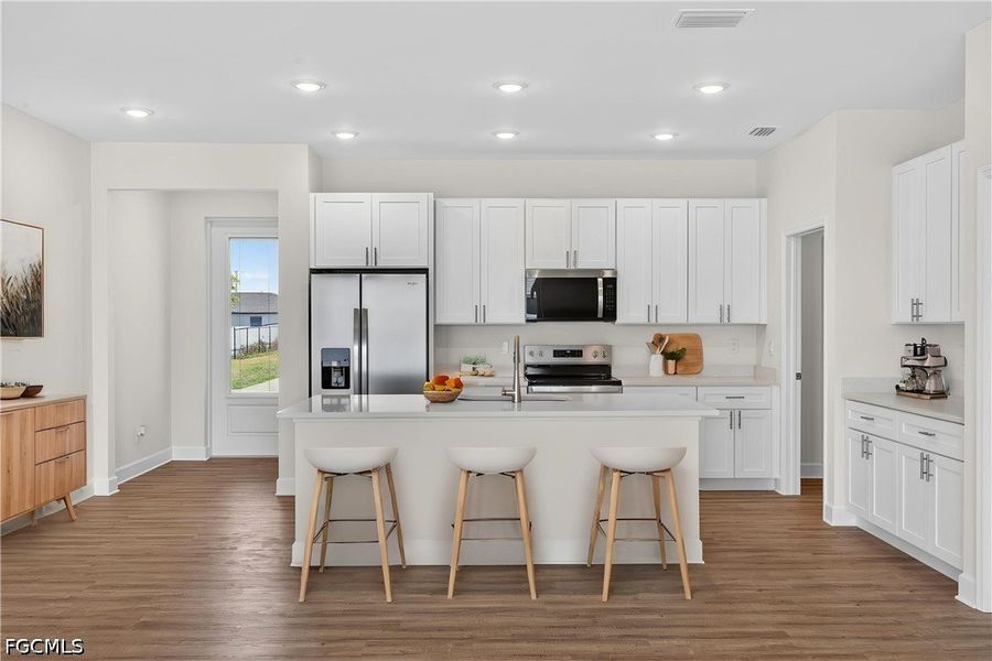 Furnished interior view inside a new home in Cape Coral, Cape Coral (Image 7).