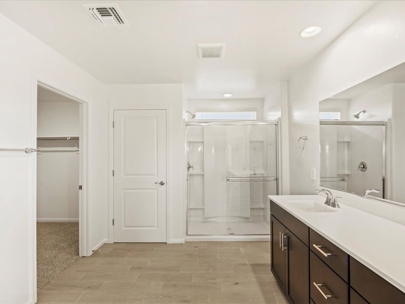 Furnished interior view inside a new home in Hanson Ridge, Vail (Image 7).