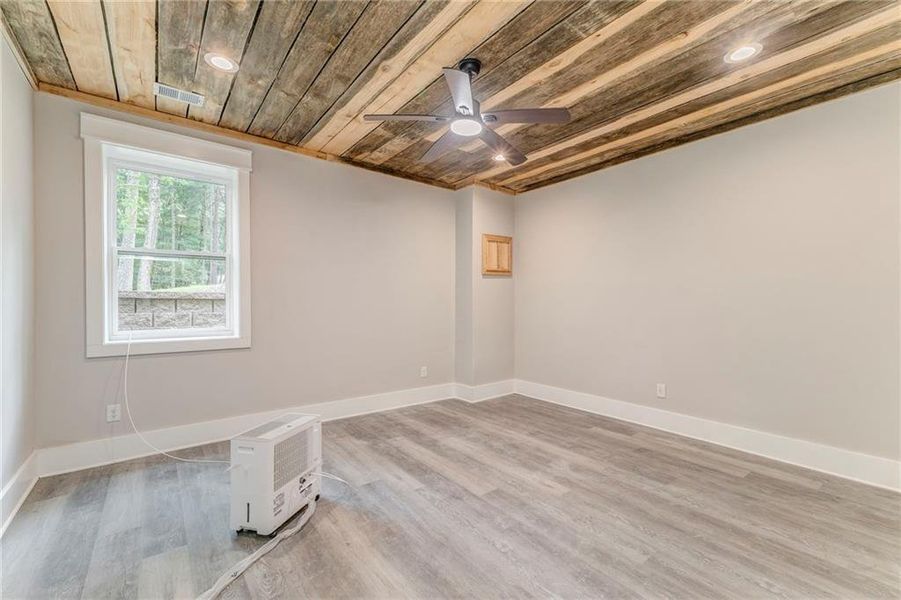 Spacious, unfurnished interior of a new home in , Ranger (Image 59).