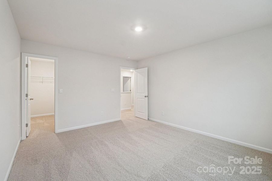 Spacious, unfurnished interior of a new home in Laurelbrook, Sherrills Ford (Image 17).