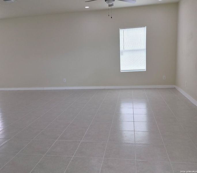 Spacious, unfurnished interior of a new home in , New Braunfels (Image 24).