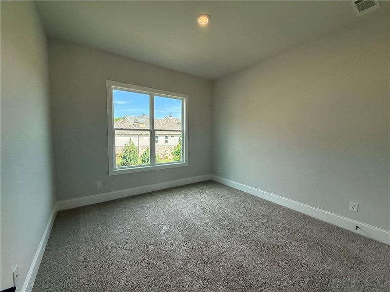 Spacious, unfurnished interior of a new home in , Jefferson (Image 37).