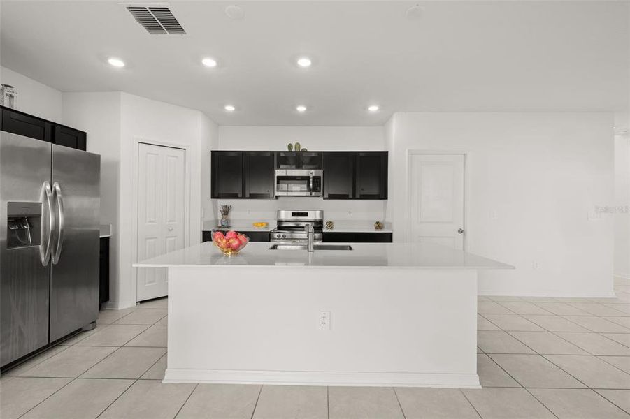Furnished interior view inside a new home in Peace Creek Reserve, Winter Haven (Image 11).