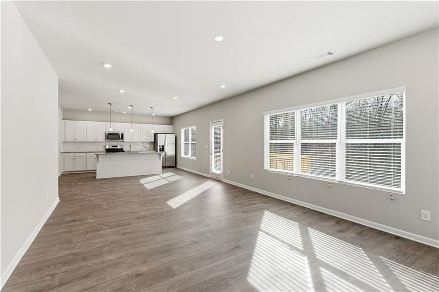 Spacious, unfurnished interior of a new home in The Reserve at Chapel Hill Phase II, Douglasville (Image 20).