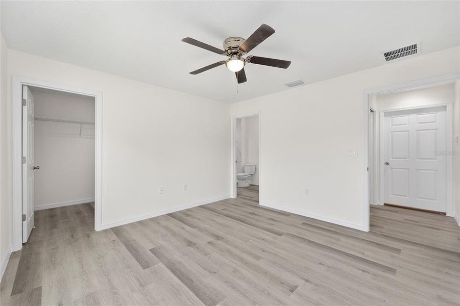 Spacious, unfurnished interior of a new home in , Silver Springs (Image 12).