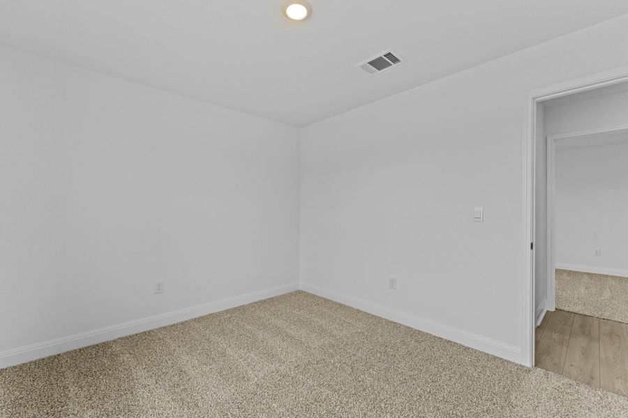 Spacious, unfurnished interior of a new home in Riverview, Georgetown (Image 20).