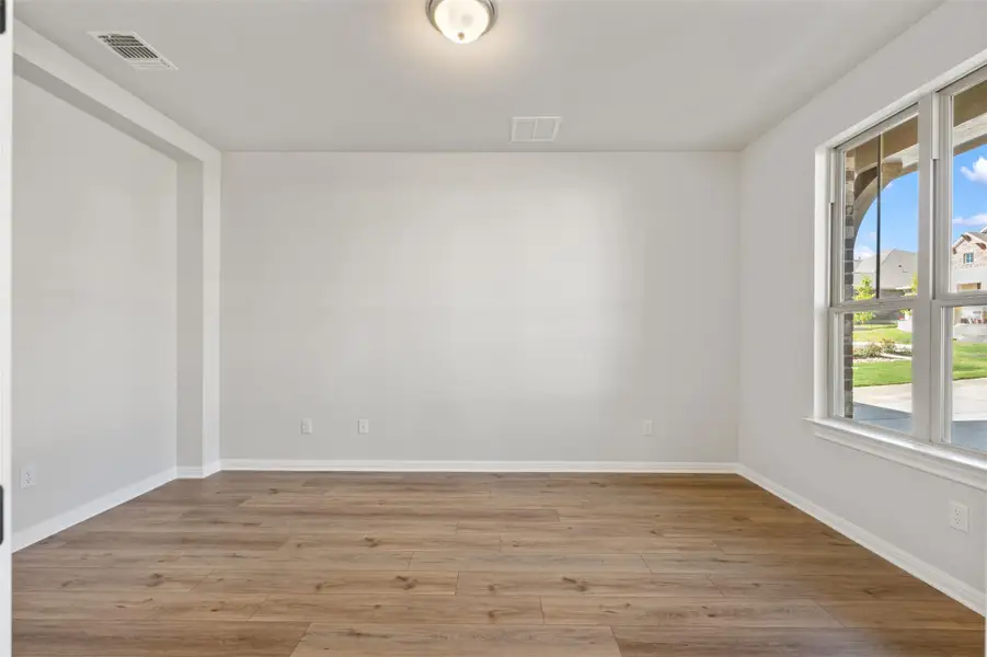 Representative images and renderings are for illustrative purposes. Actual structural options and design finishes of home may vary.