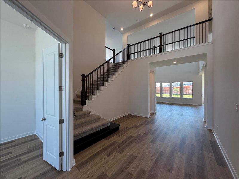 Spacious, unfurnished interior of a new home in Lariat, Liberty Hill (Image 13).