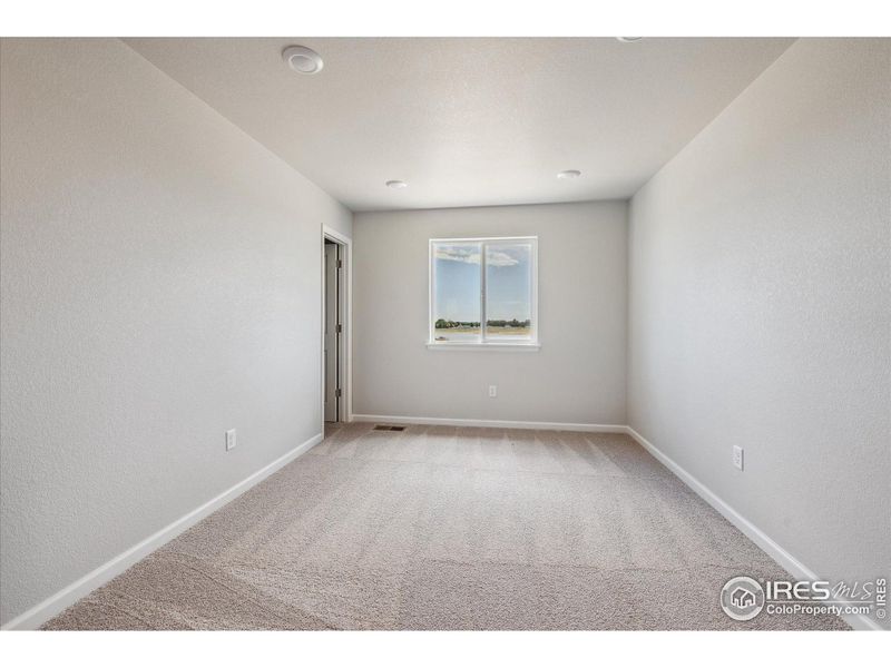 Spacious, unfurnished interior of a new home in Prairie Song, Windsor (Image 14).