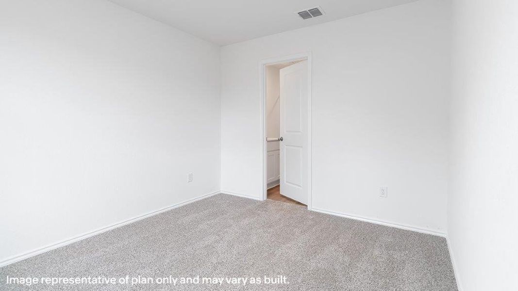 Spacious, unfurnished interior of a new home in Blue Ridge Ranch, San Antonio (Image 19).