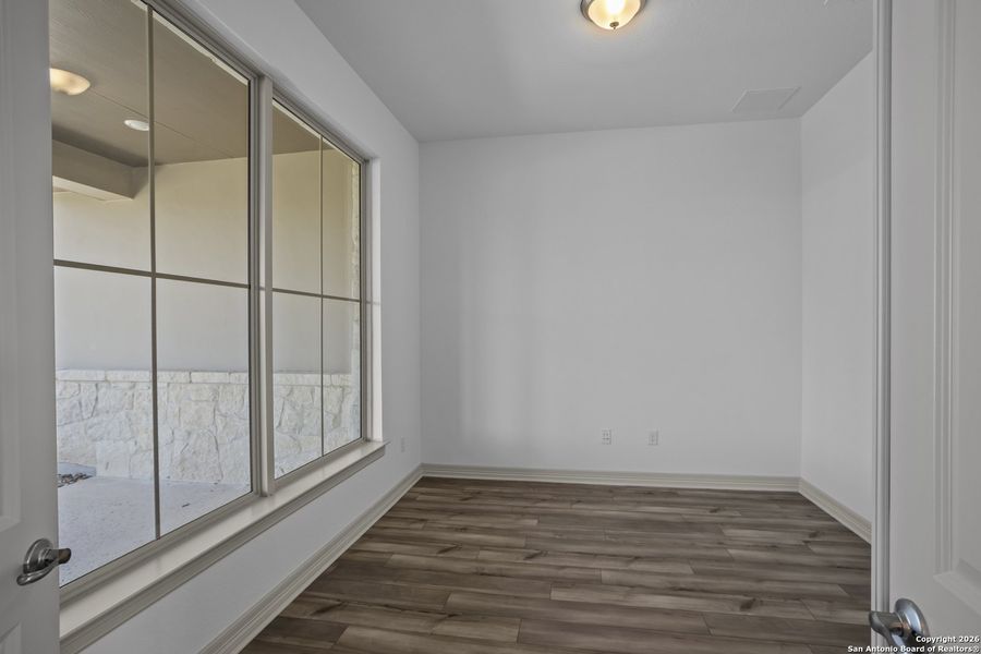 Spacious, unfurnished interior of a new home in Highland Estates, San Antonio (Image 18).