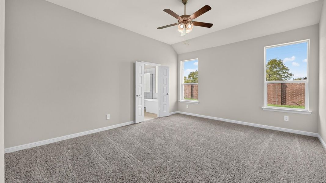 Spacious, unfurnished interior of a new home in Lakeview Pointe, Grand Prairie (Image 18).