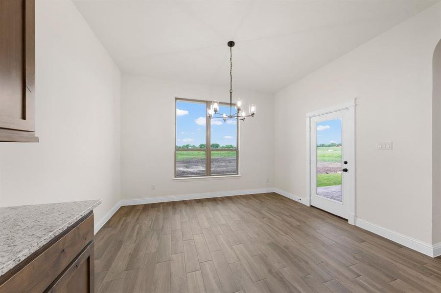 Spacious, unfurnished interior of a new home in , Waxahachie (Image 9).