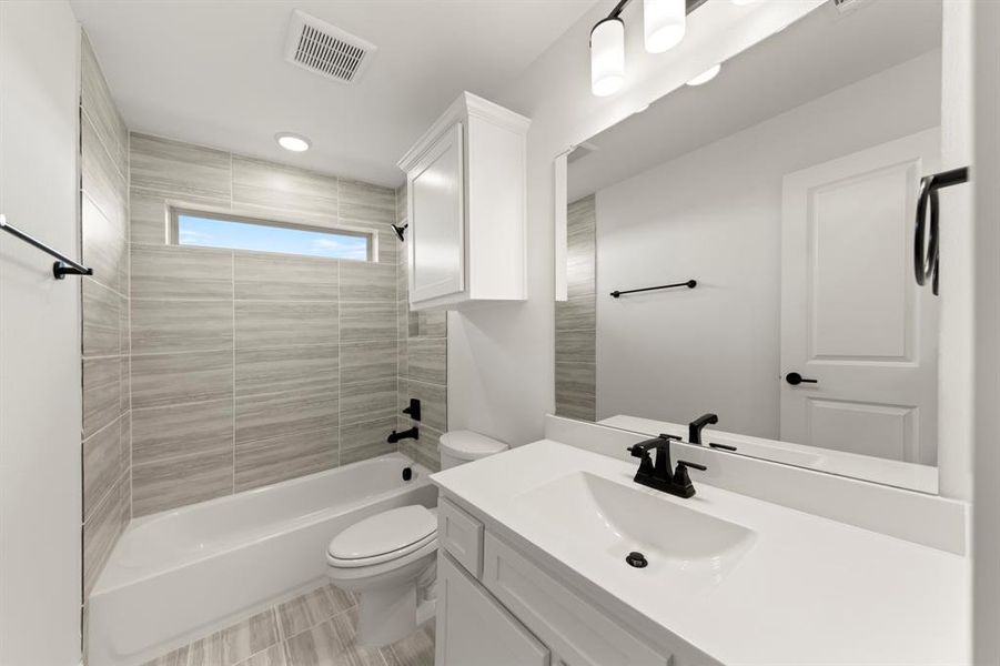 Furnished interior view inside a new home in Brookfield, Melissa (Image 11). Furnished interior view inside a new home in Brookfield, Melissa (Image 11).