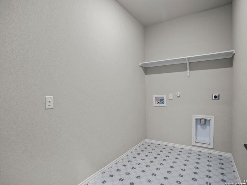 Spacious, unfurnished interior of a new home in Horizon Pointe, Converse (Image 43).