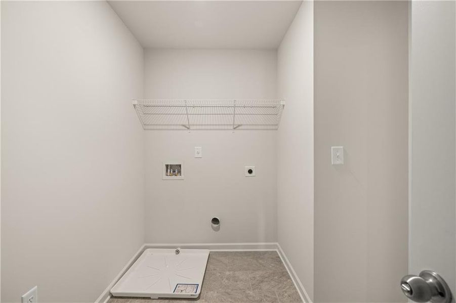 Spacious, unfurnished interior of a new home in Lake Carlton, Loganville (Image 26).