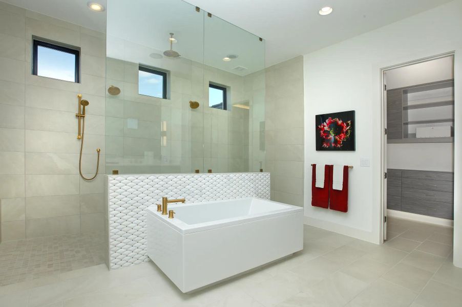 The Lynmar II Primary Bath