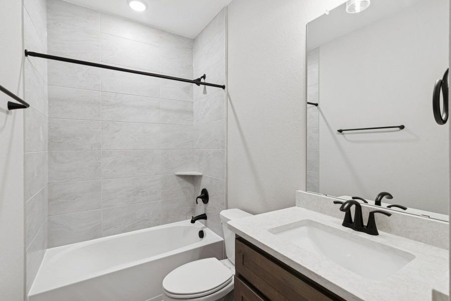 Furnished interior view inside a new home in Retreat at Oak Park, Houston (Image 5).